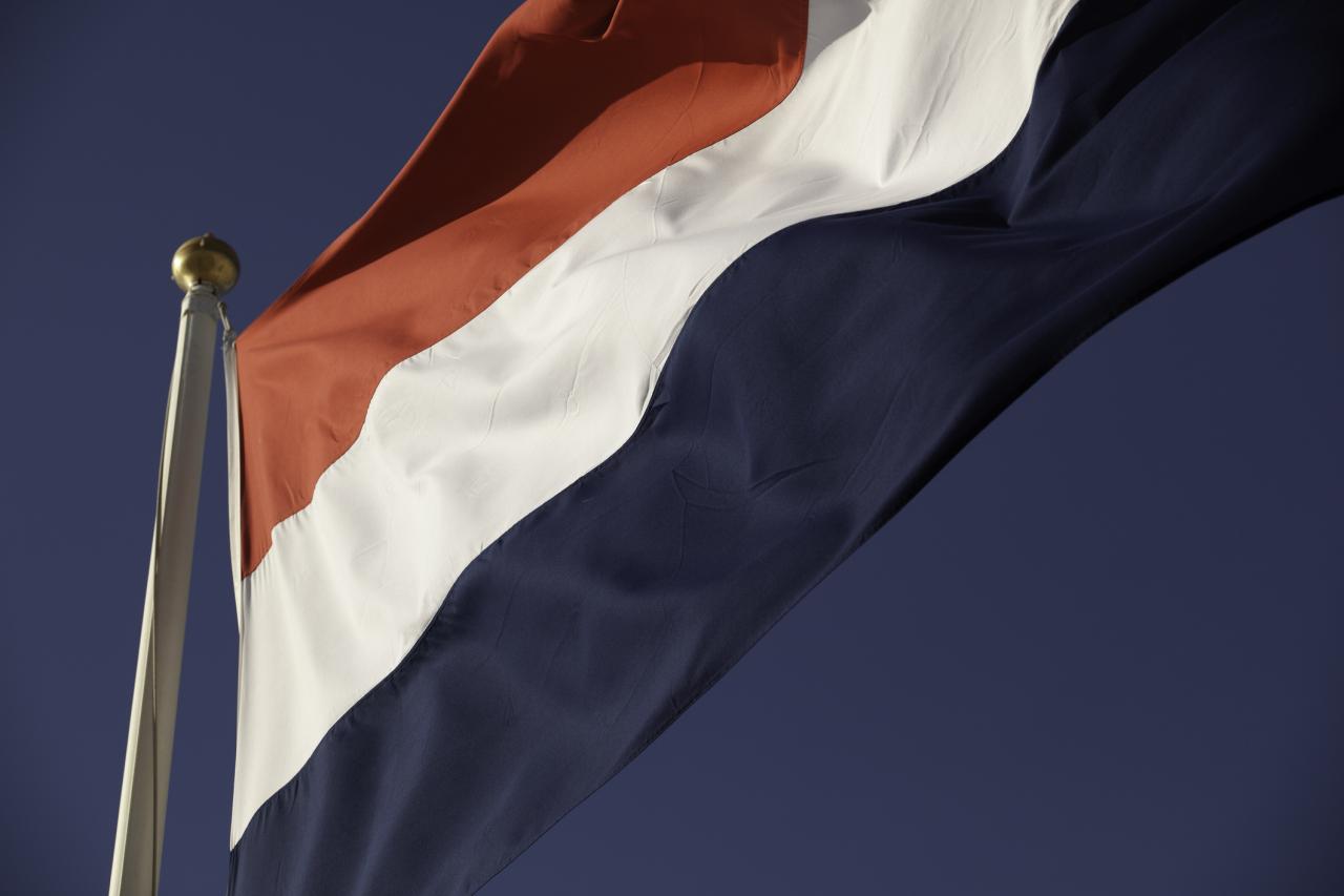 Dutch plans restrictions on International